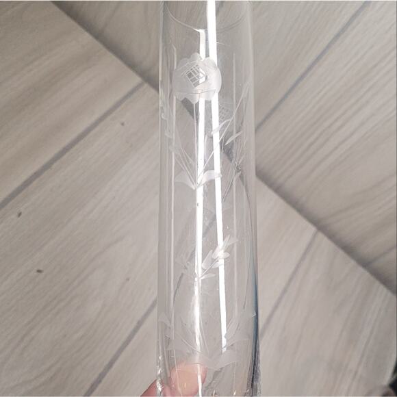 Vtg Floral Etched Glass Bud Vase Hand Blown Single Stem Flower Special Occasion - Picture 3 of 7